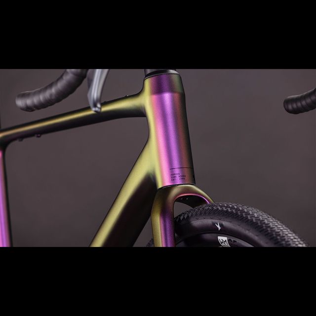 CUBE Nuroad SLX gravel-pyörä CUBE Nuroad SLX gravel-pyörä